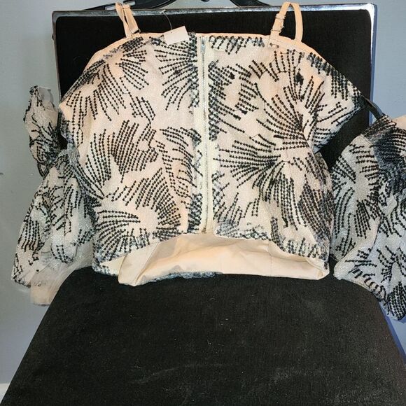 Strapped off shoulder top  - Picture 3 of 4